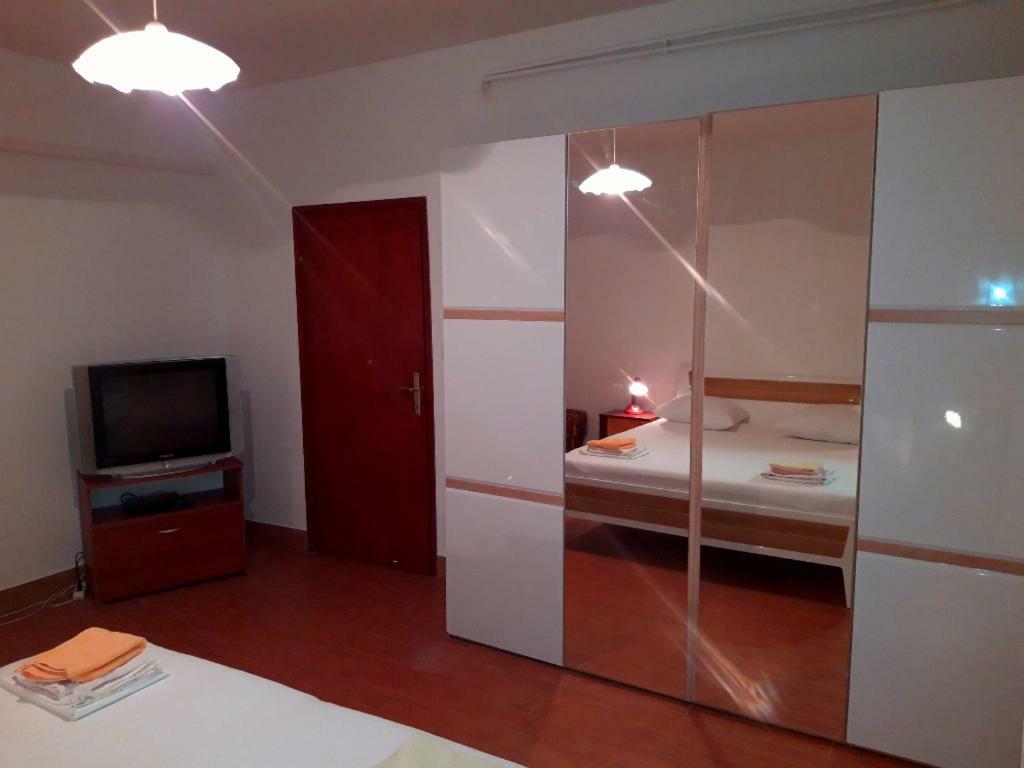 Apartments Andelka Pag Town Bagian luar foto